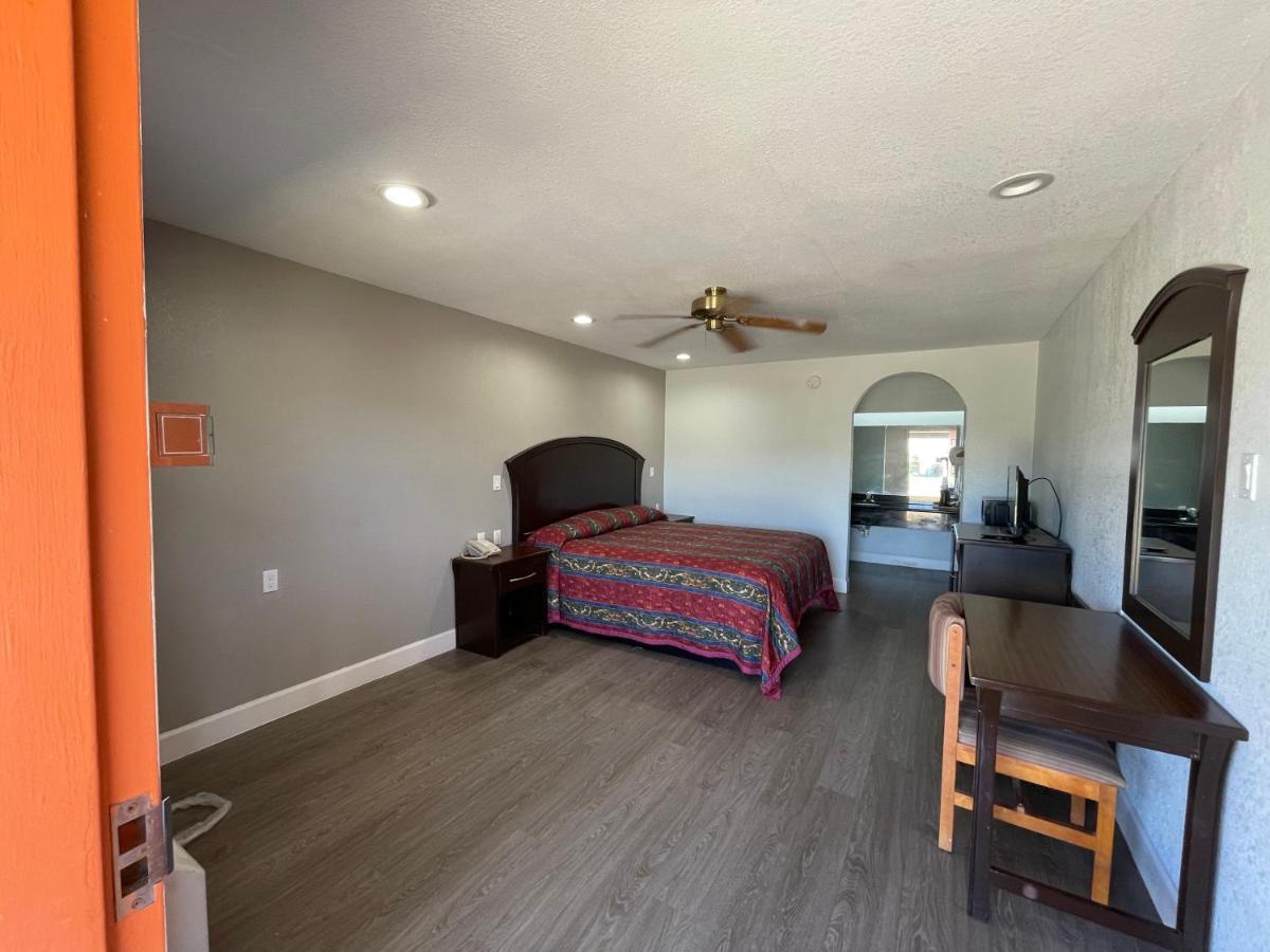 Western Inn West Columbia Bagian luar foto