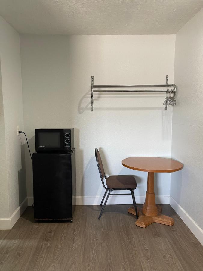 Western Inn West Columbia Bagian luar foto